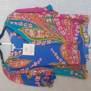 Haute Hippie Bohemian V Neck Multicolored Top. Size XL.